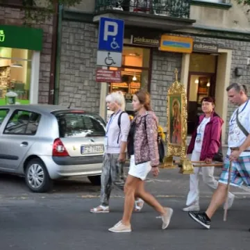 Wierni z Radomska wyruszyli na Jasną Górę