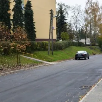 Nowy asfalt na ul. Armii Krajowej
