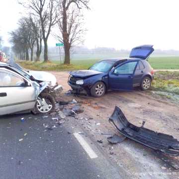 [WIDEO] Wypadek w miejscowości Zakrzew: dzieci w szpitalach, ranny 18-latek