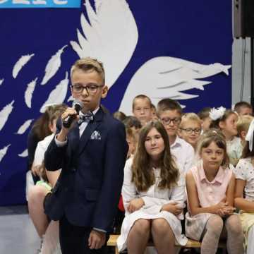 Dziś nadszedł długo wyczekiwany dzień przez uczniów – wakacje!