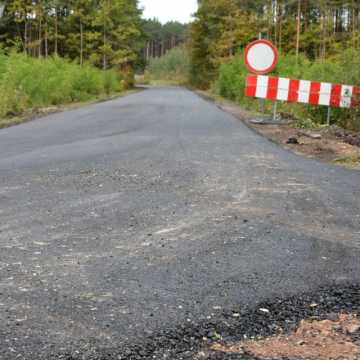 Trwa przebudowa powiatowych dróg w powiecie radomszczańskim