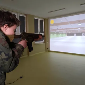 W ZSP w Kamieńsku oddano do użytku wirtualną strzelnicę