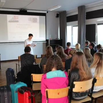 Filmowa podróż za jeden uśmiech