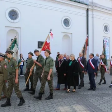Odsłonięcie tablicy poświęconej żołnierzom KWP