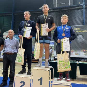 Zapaśnicy na podium