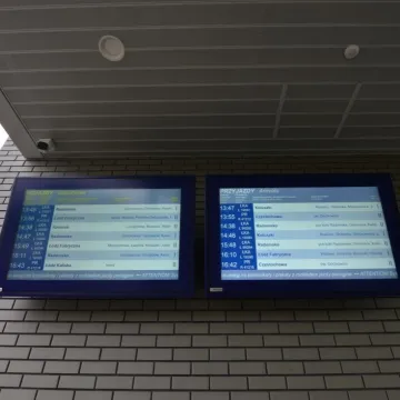 Nowe dworce w Gorzkowicach i Wilkoszewicach otwarte dla podróżnych