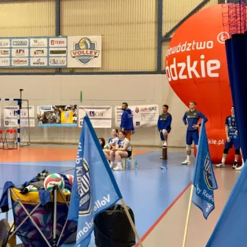 Walka o II ligę siatkówki rozpoczęta. Pierwsze starcia turnieju finałowego