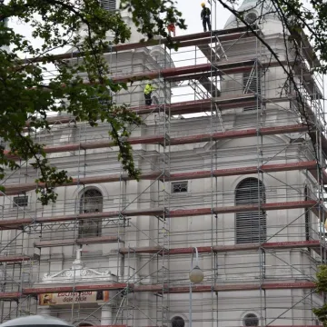 Kościelne wieże w renowacji