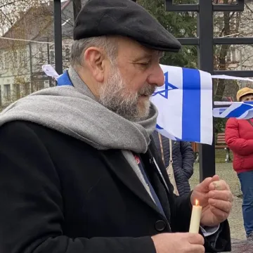 Chanuka w Radomsku. Było odpalenie świec, śpiew i pączki