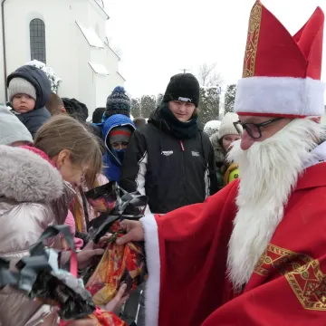 Święty Mikołaj odwiedził Strzałków
