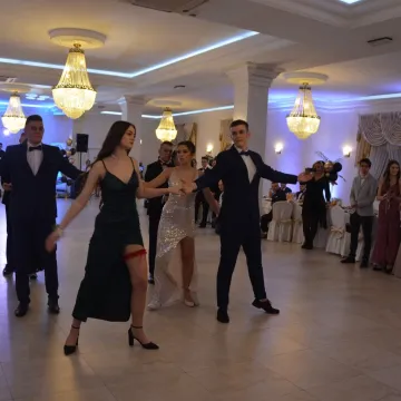 Bal studniówkowy maturzystów z Przedborza