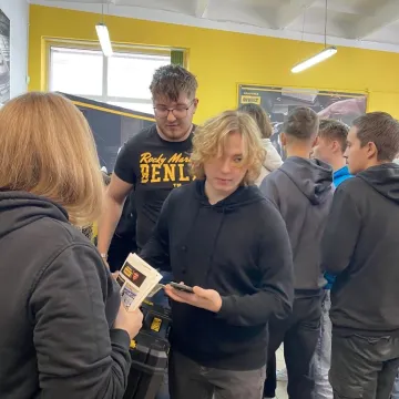 Akademia DeWalt w „Mechaniku”. Prestiżowy program tylko dla 10 szkół w kraju