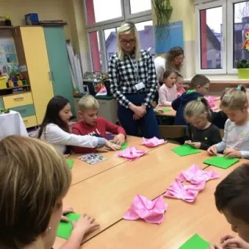 Hotelarze z ZSE z wizytą u najmłodszych