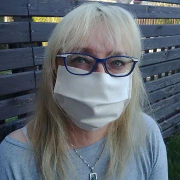 Stowarzyszenie „Koniczynka” sprzedaje maseczki. Żeby przetrwać…