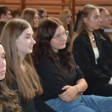 Medale i nagrody dla pracowników powiatowych placówek oświatowych