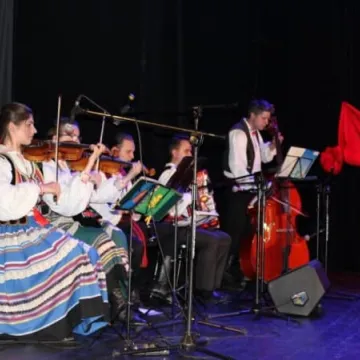 Niedziela pod znakiem folkloru