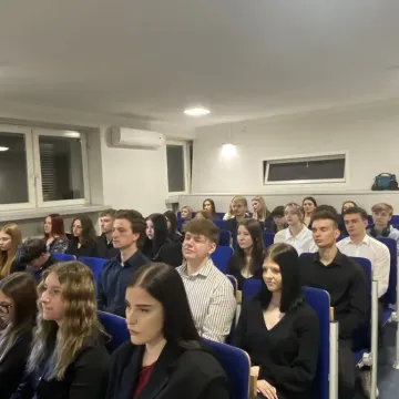 [WIDEO] To był ich dzień. Maturzyści z ZSDiOŚ oficjalnie zakończyli szkołę