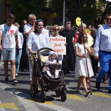 Polska Rodziną Silna!
