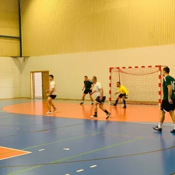 Byg-Front na prowadzeniu