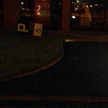 Zamiast świętować, dewastowali...