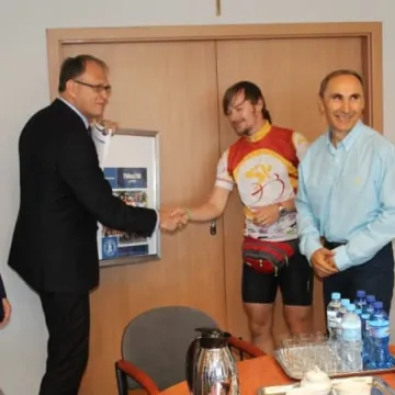 Nowoczesna promuje kolarstwo