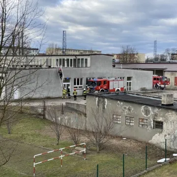 W Drzewniaku w Radomsku wiatr zerwał dach