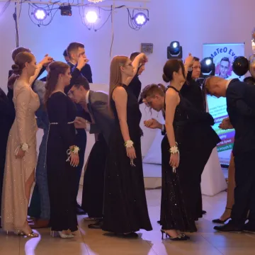 Bal studniówkowy maturzystów z Przedborza