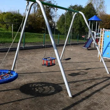 W Piotrkowie Tryb. powstał nowy plac zabaw
