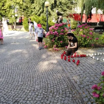 Ku czci powstańcom. Młodzież Wszechpolska i Ruch Narodowy ułożyli kotwicę