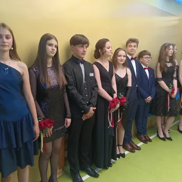 Bal na zakończenie ósmej klasy w PSP nr 2 w Radomsku