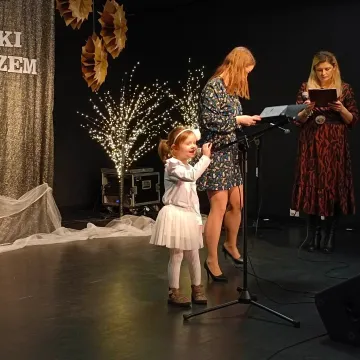 Przedszkolaki recytowały „zimowe” wierszyki w MDK w Radomsku