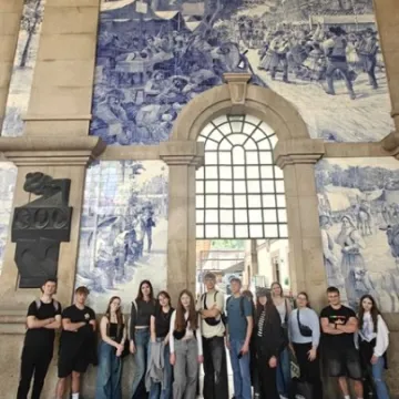 Zakończenie stażu uczniów ZSE z certyfikatami