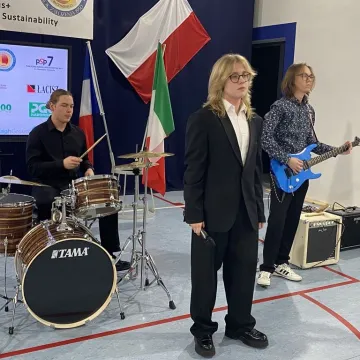 Certyfikaty wręczone, krakowiak zatańczony. Projekt Erasmus w 2 LO podsumowany