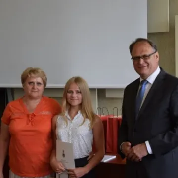 Prezydent nagrodził uzdolnionych uczniów 