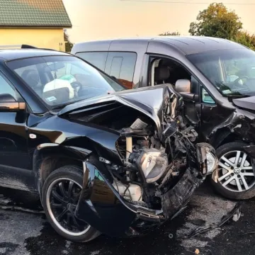 Kierowca wymusił pierwszeństwo. 24-latka trafiła do szpitala