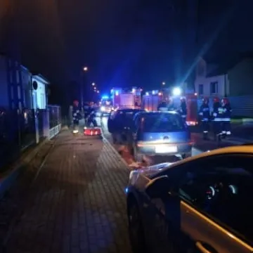 Zasnęła za kierownicą. Doszło do zderzenia czołowego