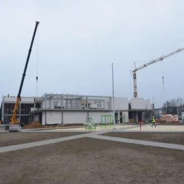 Mury pną się do góry, czyli trwa budowa nowego basenu