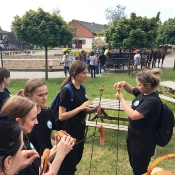 Manewry klas mundurowych z 