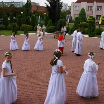 Boże Ciało w Radomsku. Z powodu epidemii procesje wokół kościołów