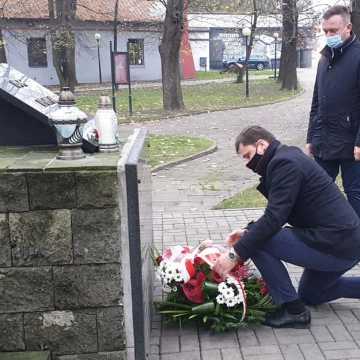 Święto Niepodległości: kwiaty od wicewojewody łódzkiego