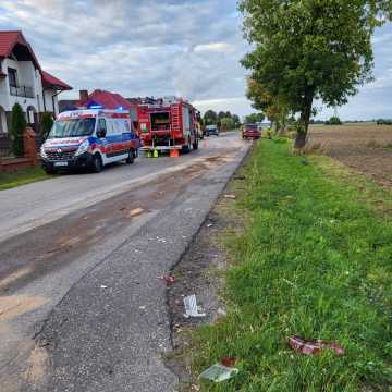 [WIDEO] Wypadek w Wiewiórowie. 40-latka przewieziona do szpitala