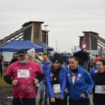 [WIDEO] Glinianki parkRUN w Radomsku. Bieg dla zdrowia i WOŚP 2025