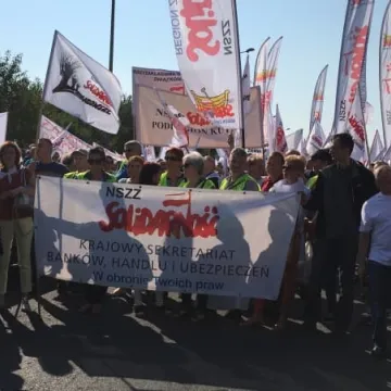 Pikieta przed siedzibą JYSK w obronie pracownika