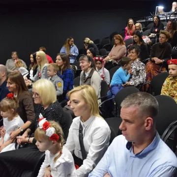 Piosenką uczcili Niepodległą