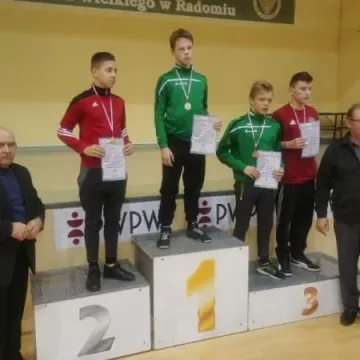 Zapaśnicy ZKS Radomsko z medalami 