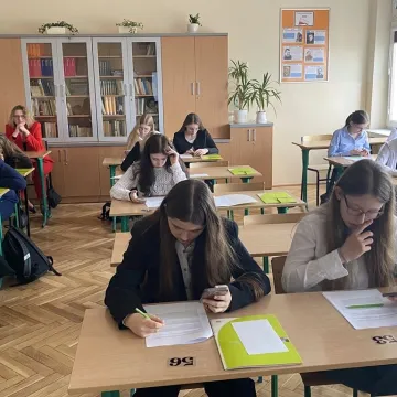 Uczniowie z powiatu radomszczańskiego zmierzyli się z twórczością Wisławy Szymborskiej w I LO w Radomsku