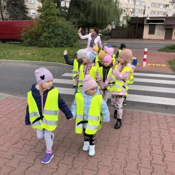 Policjanci prowadzą akcję „Bezpieczna droga do szkoły”