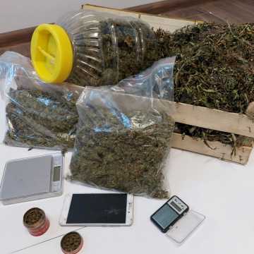 33-latek oraz jego partnerka chcieli sprzedać kilogram marihuany