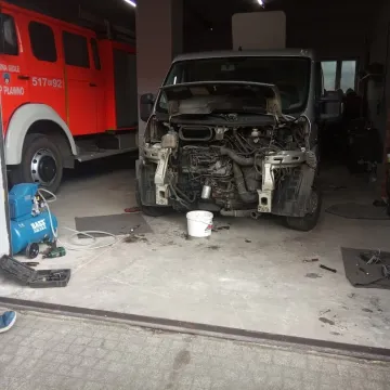 Nowy samochód w OSP w Pławnie. Strażacy złożyli go z dwóch pojazdów