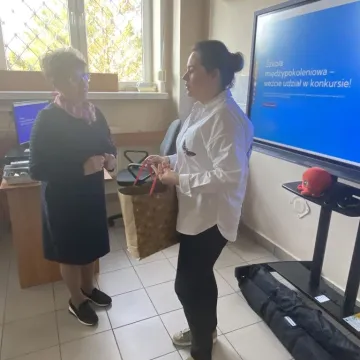 Jak chronić się przed zagrożeniami w sieci? Warsztaty dla seniorów w ZSE-E w Radomsku